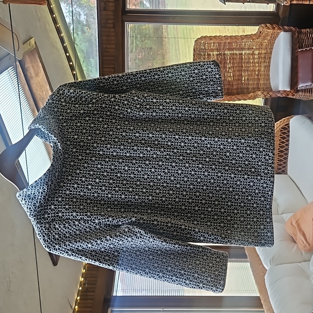 👚BODEN BLACK AND WHITE MOCK TURTLENECK 👚